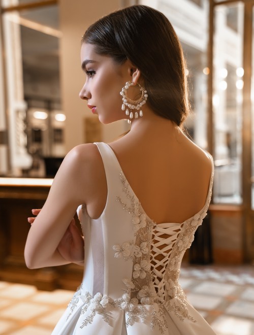 https://elisebride.ro/images/stories/virtuemart/product/3 Josephine       (4).jpg